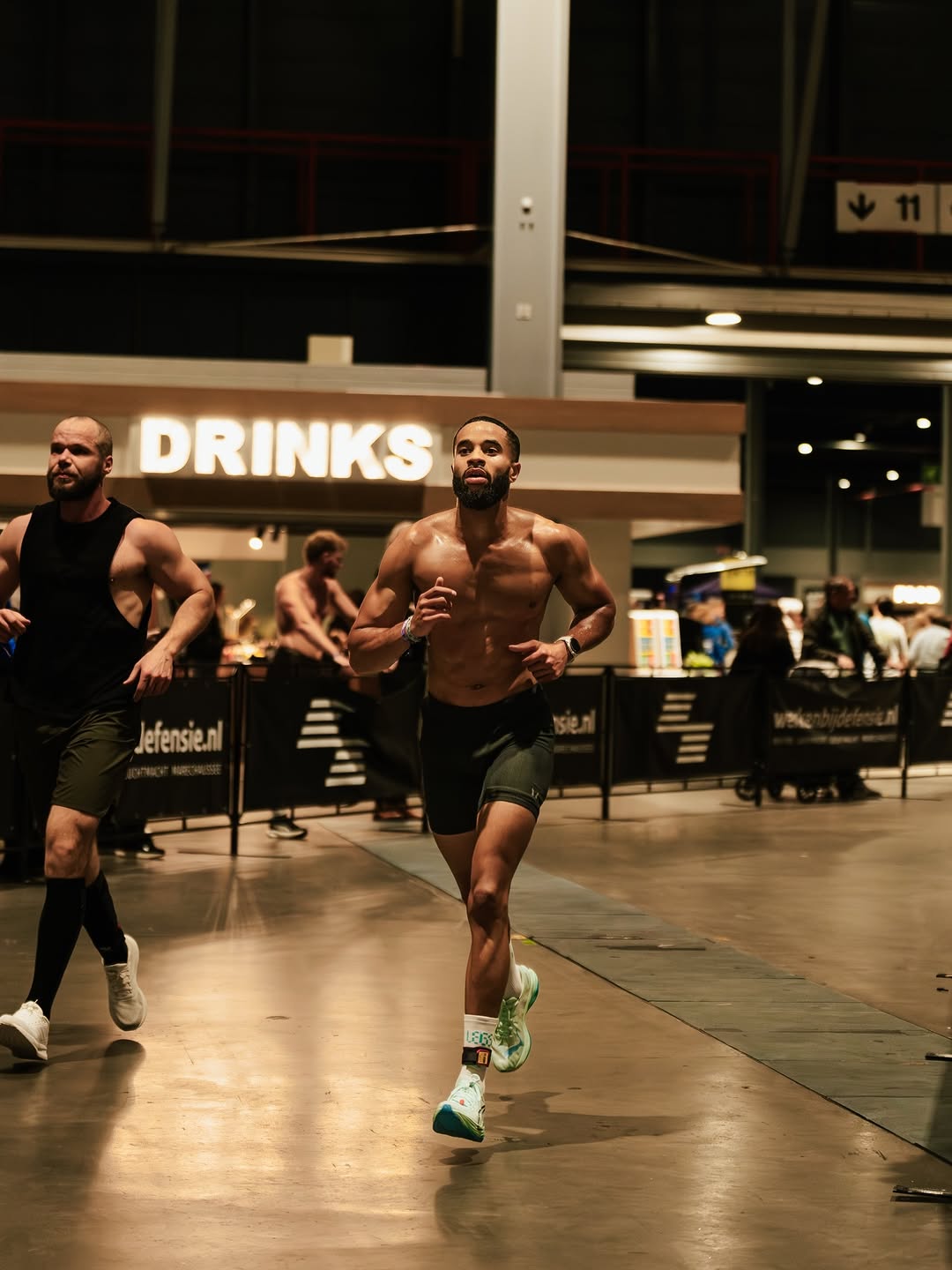 Calvin de Rosario personal trainer tijdens HYROX wedstrijd in Rotterdam